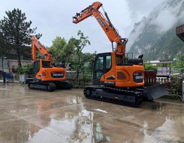 Pelle sur chenilles Develon DX140LCR-7