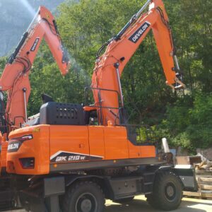 Wheel excavator Develon DX210W-7