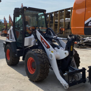 Compact wheel loader Bobcat L85