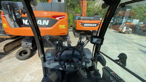 Cargadora compactas Bobcat L85 - Imagen 5