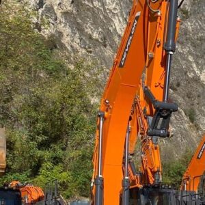 Crawler excavator Develon DX350LC-7
