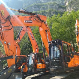 Crawler excavator Develon DX245NHD-7 articulated